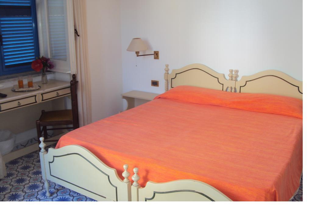 Hotel Villa Hermosa Ischia Quarto foto